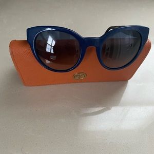 Beautiful Cat eye Tory Burch sunglasses!